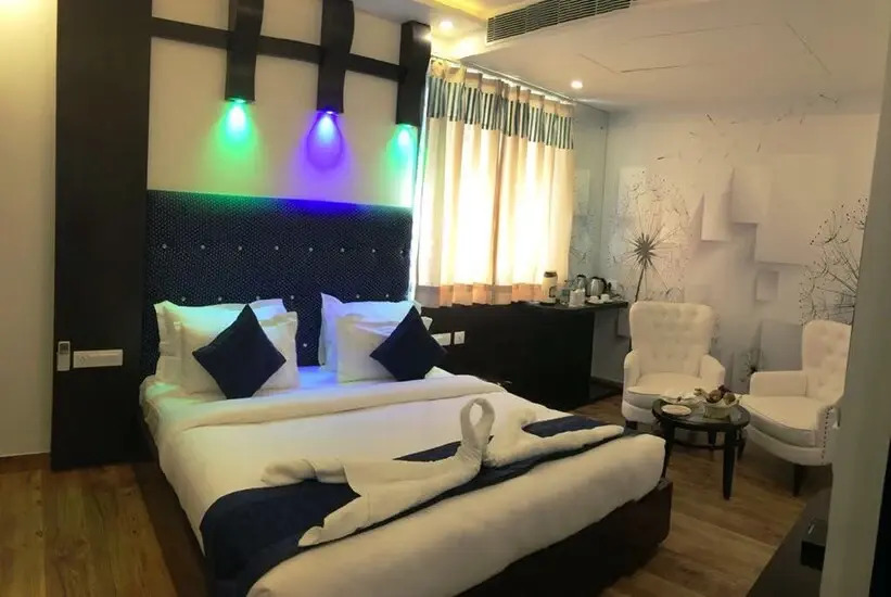 Фирозабад: Hotel Pearl Blue
