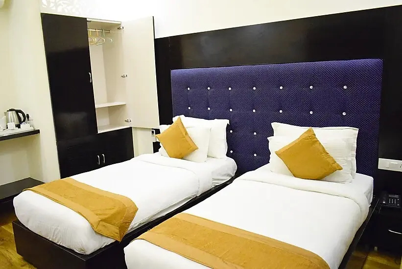 Фирозабад: Hotel Pearl Blue