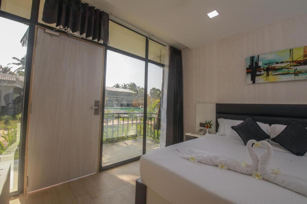 Морджим: Foxoso LA Beach Resort