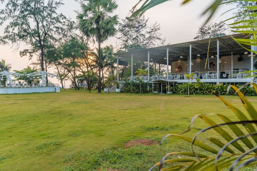 Морджим: Foxoso LA Beach Resort