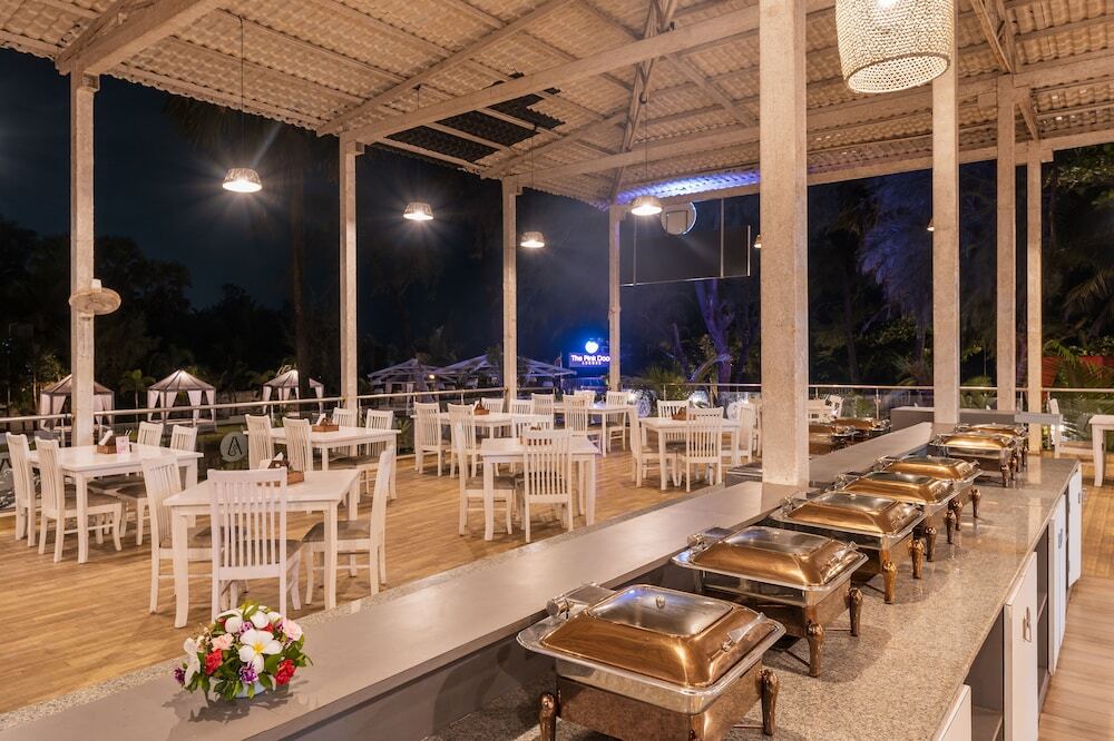 Морджим: Foxoso LA Beach Resort