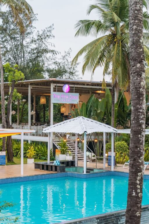 Морджим: Foxoso LA Beach Resort