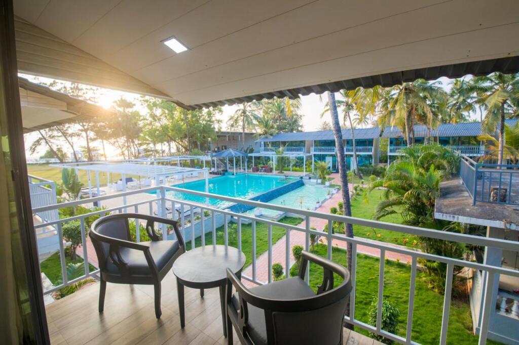 Морджим: Foxoso LA Beach Resort