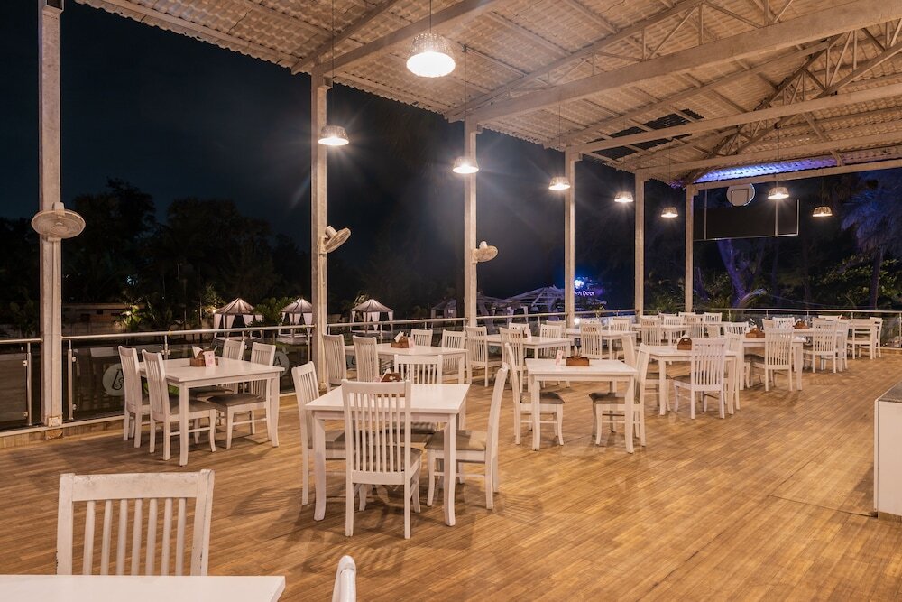 Морджим: Foxoso LA Beach Resort