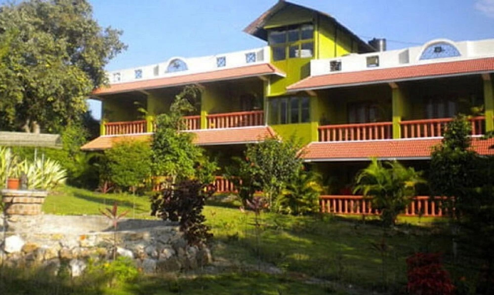 Ути: The Tiger Paw Resort