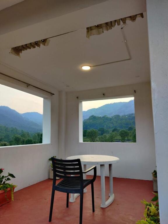 Ути: Ibex Stays and Trails, Kotagiri