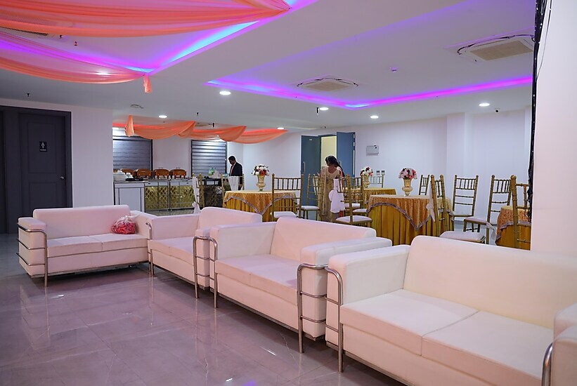 Нойда: Chhavi Budget Hotels
