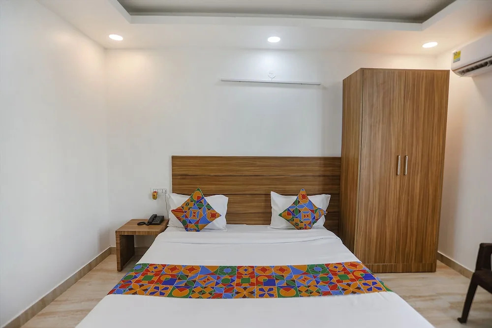 Нойда: Fabhotel Unique Stay