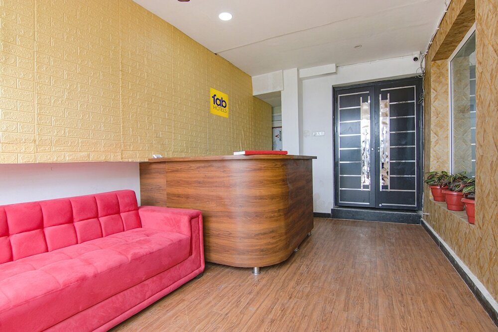 Нойда: Fabhotel Satyam International