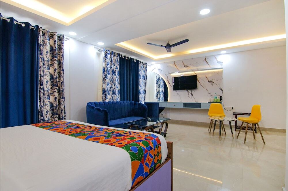 Нойда: Fabhotel Satyam International