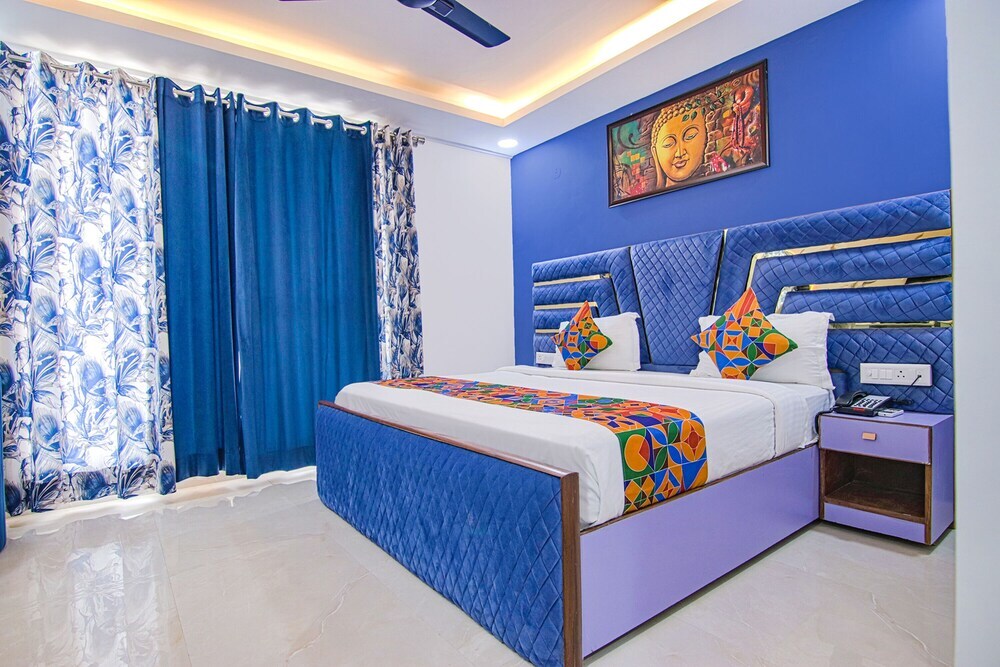 Нойда: Fabhotel Satyam International