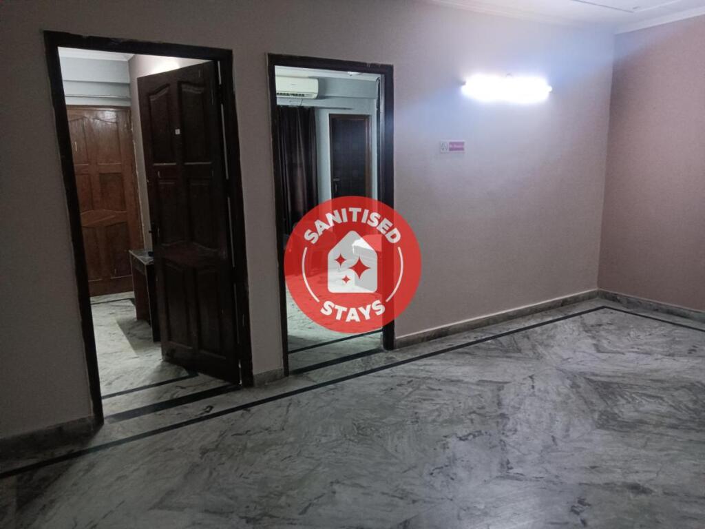 Нойда: OYO 88500 Hotel Garvit Residency