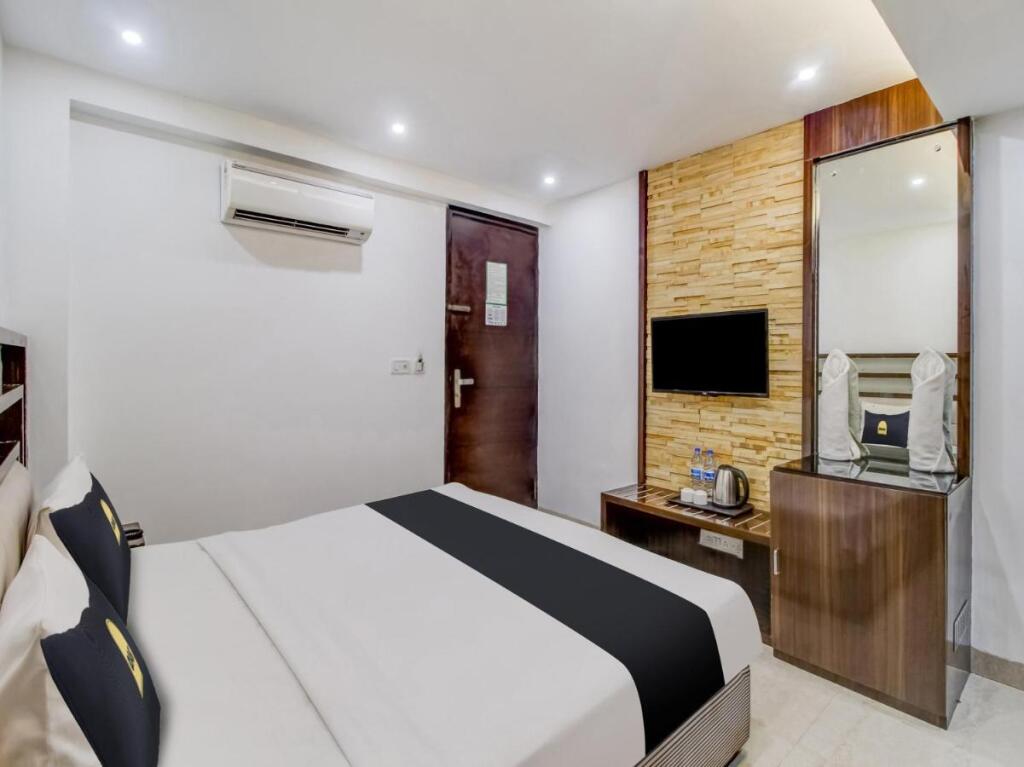 Калангут: Townhouse OAK Hotel Mannat Goa