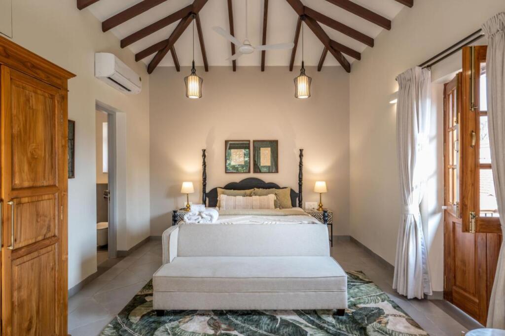 Арпора: ELIVAAS-Opalys 4 BHK Villa with private pool and lift, Arpora