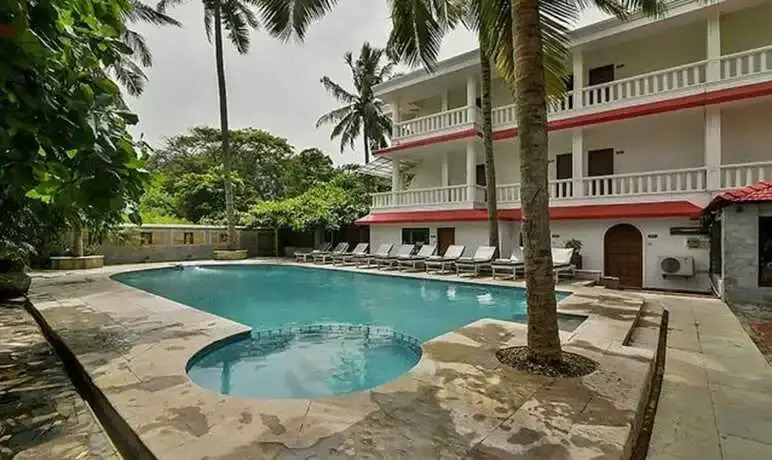 Калангут: FabEscape Kristal Sands Beach Resort With Pool, Calangute