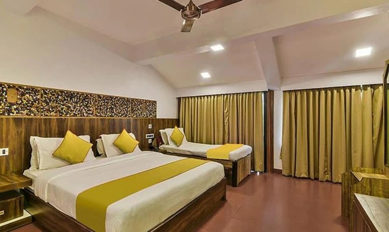 Калангут: FabEscape Kristal Sands Beach Resort With Pool, Calangute