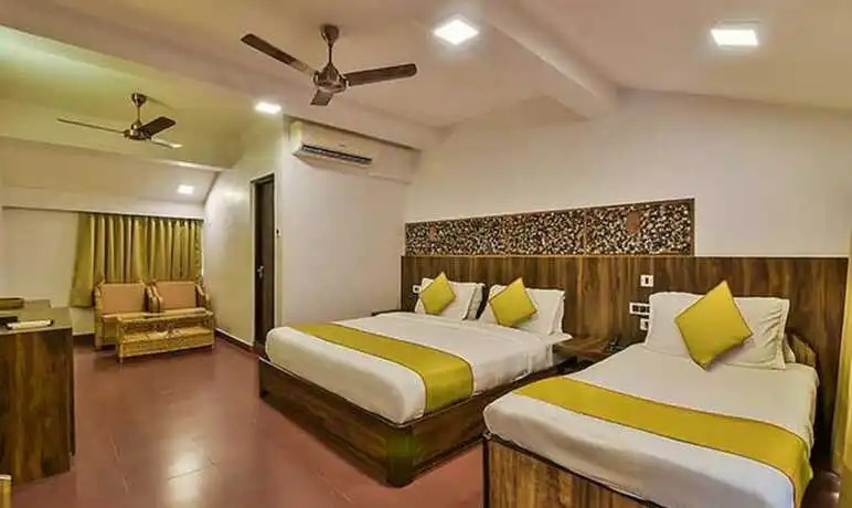 Калангут: FabEscape Kristal Sands Beach Resort With Pool, Calangute