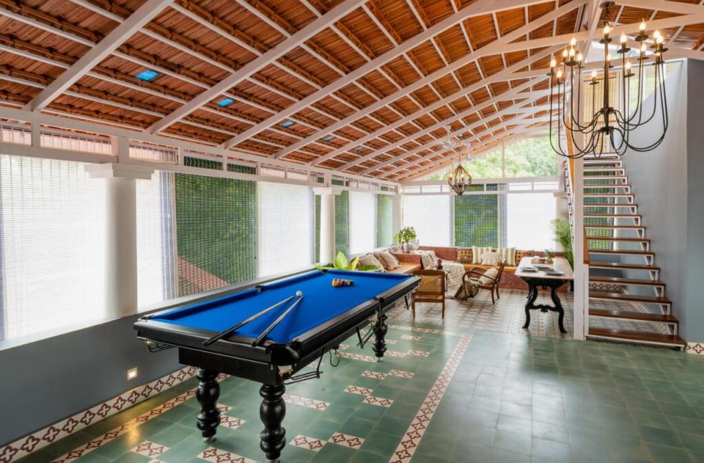 Анджуна: Elivaas BluDoor Luxury 5BHK Villa with Private Pool