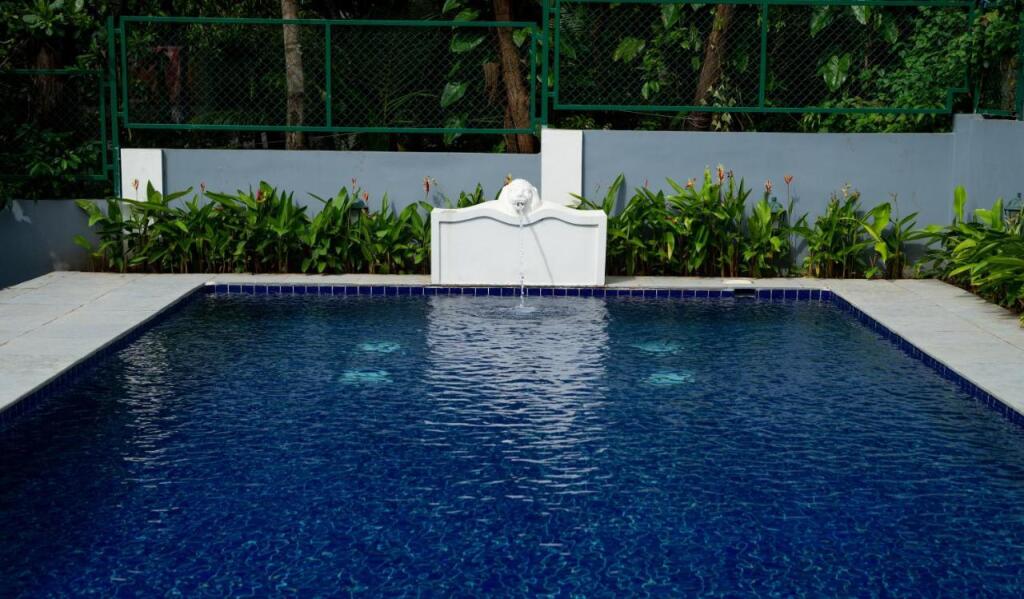 Анджуна: Elivaas BluDoor Luxury 5BHK Villa with Private Pool
