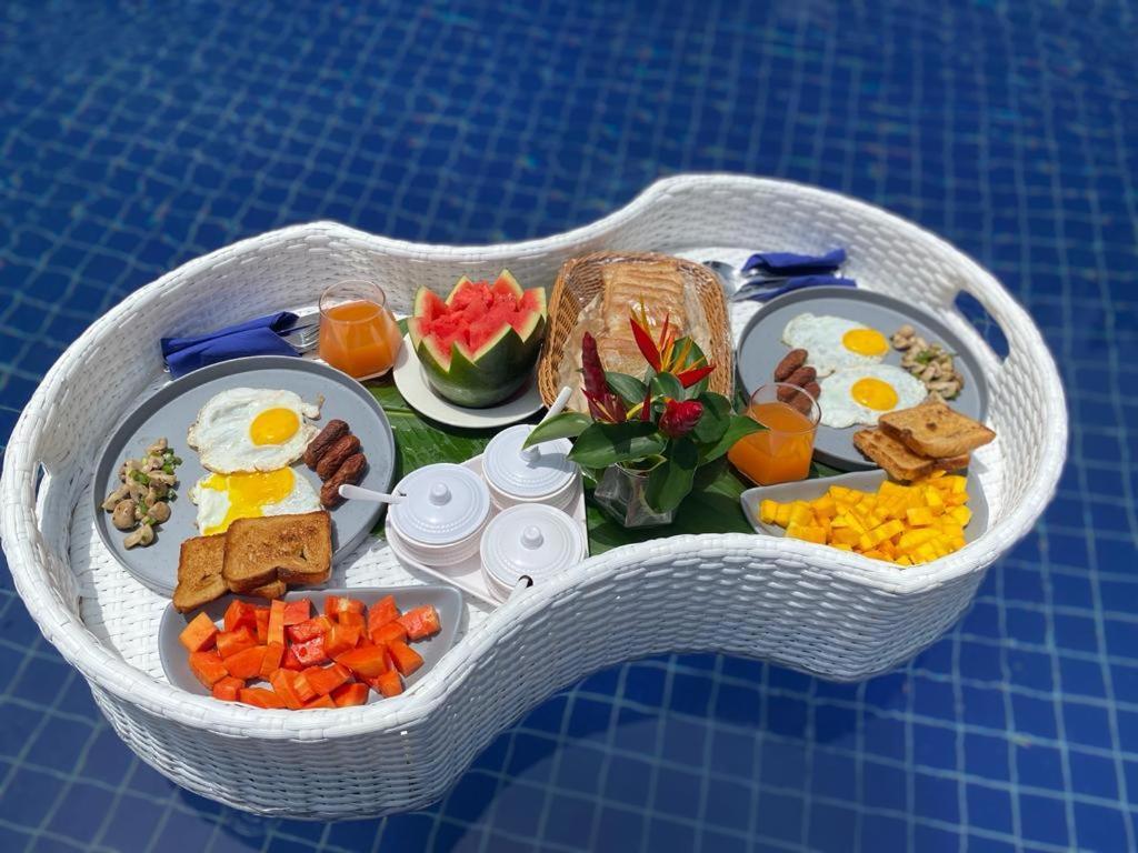 Анджуна: Elivaas BluDoor Luxury 5BHK Villa with Private Pool