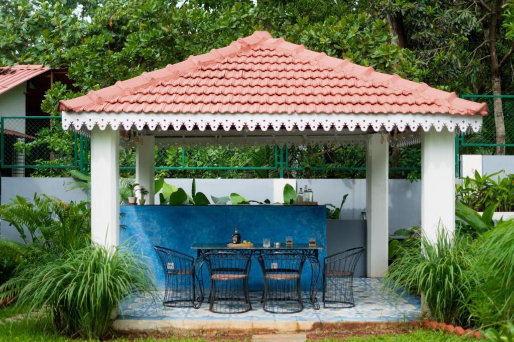 Анджуна: Elivaas BluDoor Luxury 5BHK Villa with Private Pool