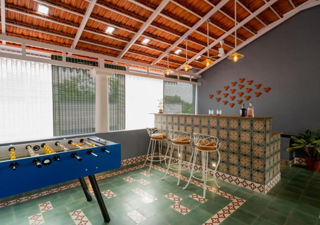 Анджуна: Elivaas BluDoor Luxury 5BHK Villa with Private Pool