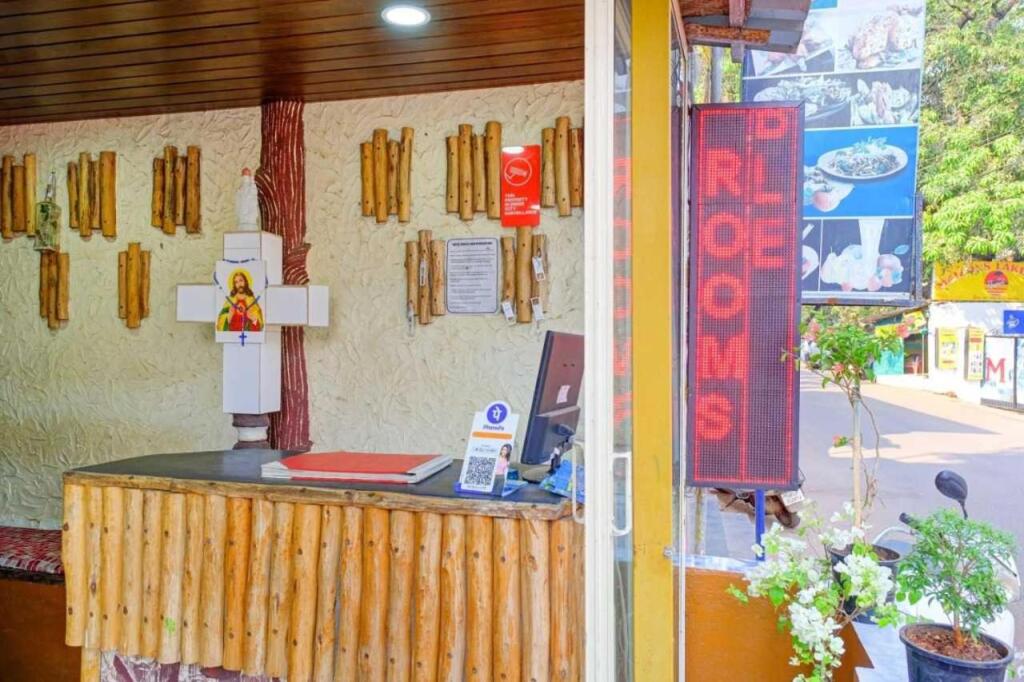 Анджуна: OYO Flagship 804919 R Hotel