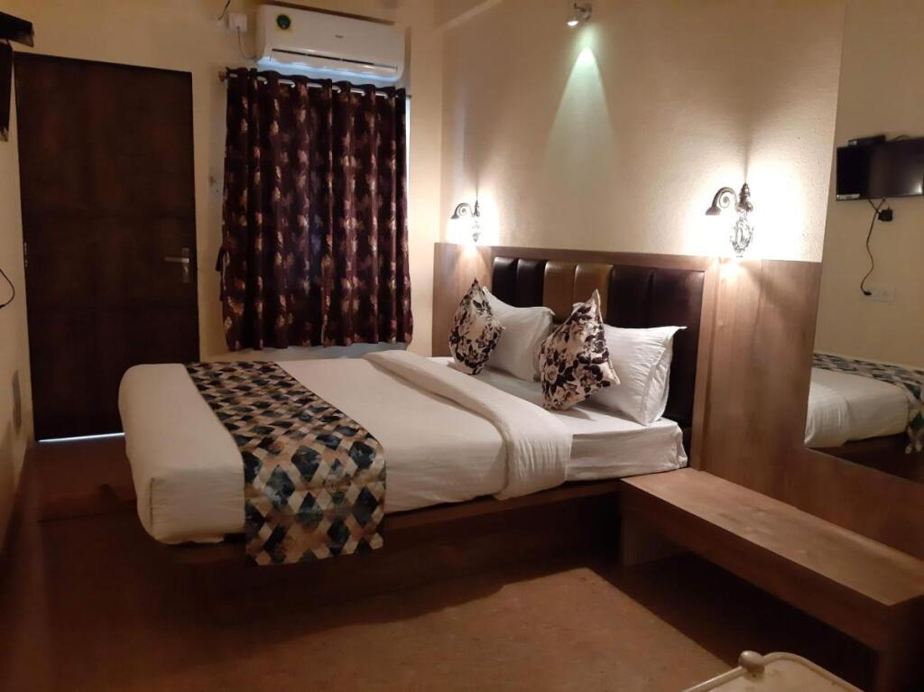 Олд-Махабалешвар: Oyo 87961 Hotel Im-Pact Stays Palace