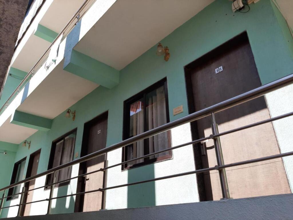 Олд-Махабалешвар: Oyo 87961 Hotel Im-Pact Stays Palace