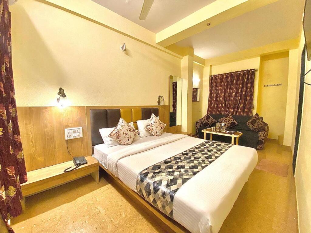 Олд-Махабалешвар: Oyo 87961 Hotel Im-Pact Stays Palace