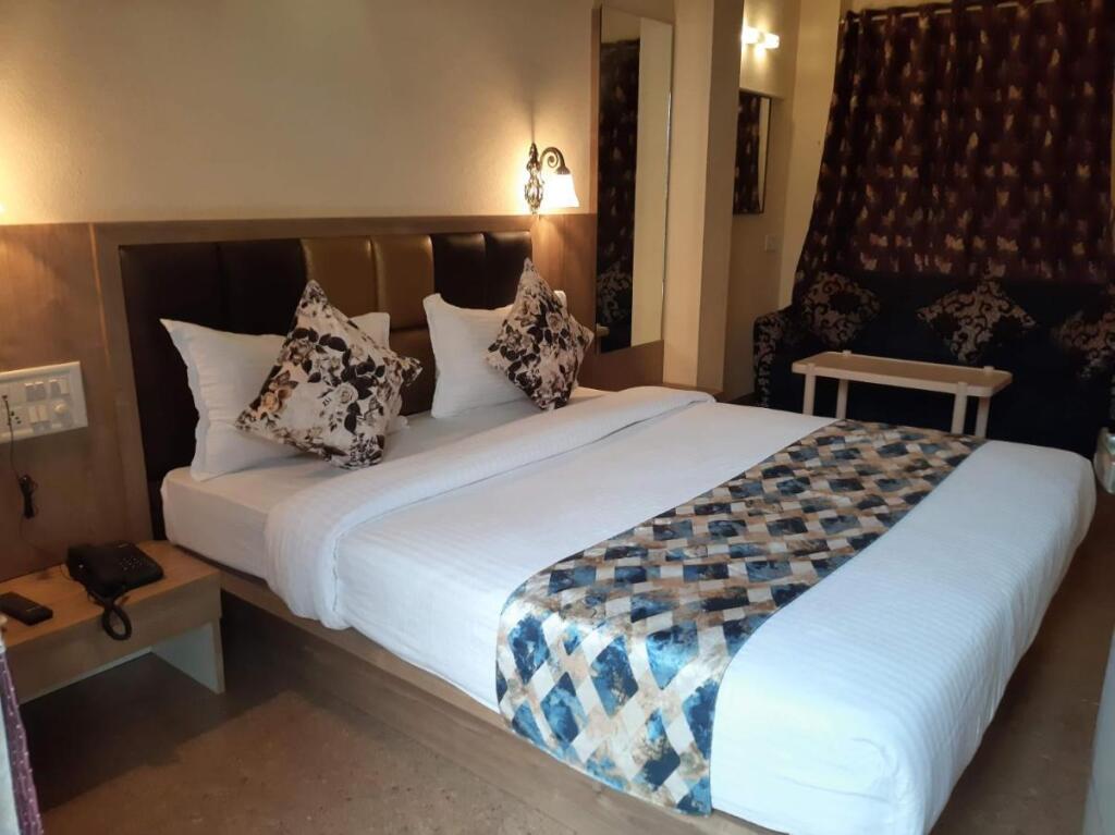Олд-Махабалешвар: Oyo 87961 Hotel Im-Pact Stays Palace