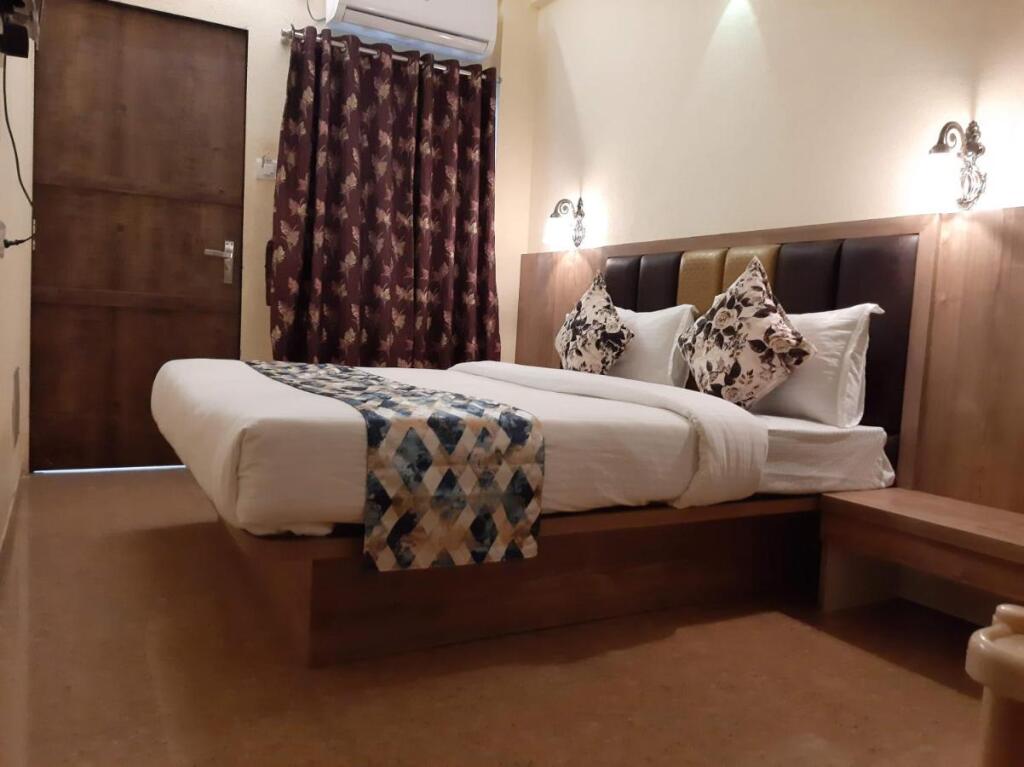 Олд-Махабалешвар: Oyo 87961 Hotel Im-Pact Stays Palace
