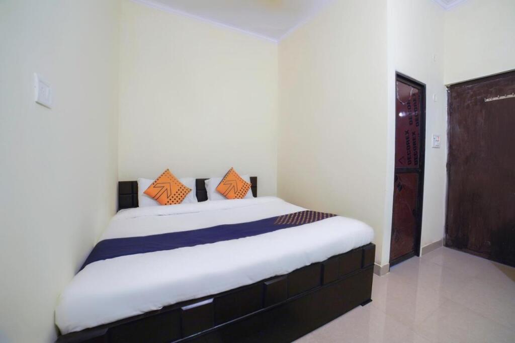 Пантнагар: OYO Flagship 805630 Hotel Shivam Residency
