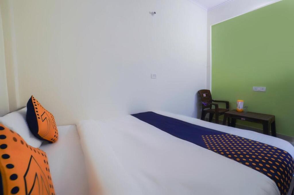 Пантнагар: OYO Flagship 805630 Hotel Shivam Residency