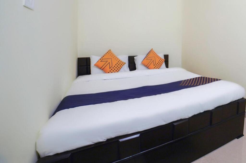 Пантнагар: OYO Flagship 805630 Hotel Shivam Residency