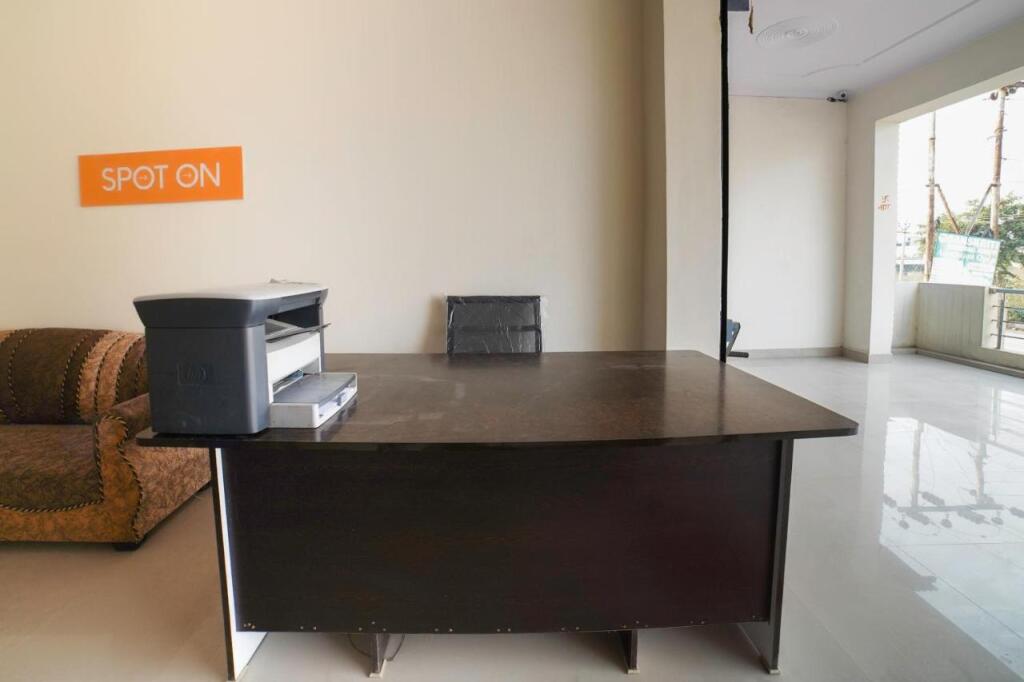 Пантнагар: OYO Flagship 805630 Hotel Shivam Residency