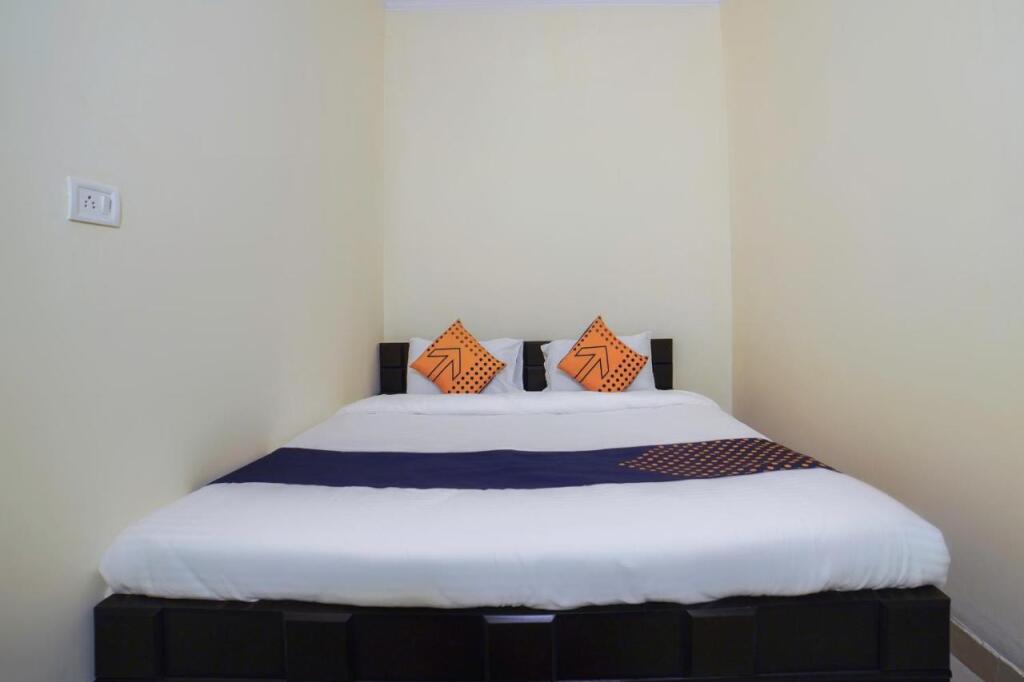 Пантнагар: OYO Flagship 805630 Hotel Shivam Residency