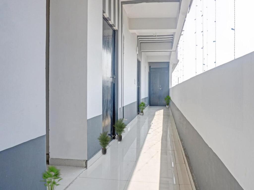 Патна: OYO 703347 Ab Hotel