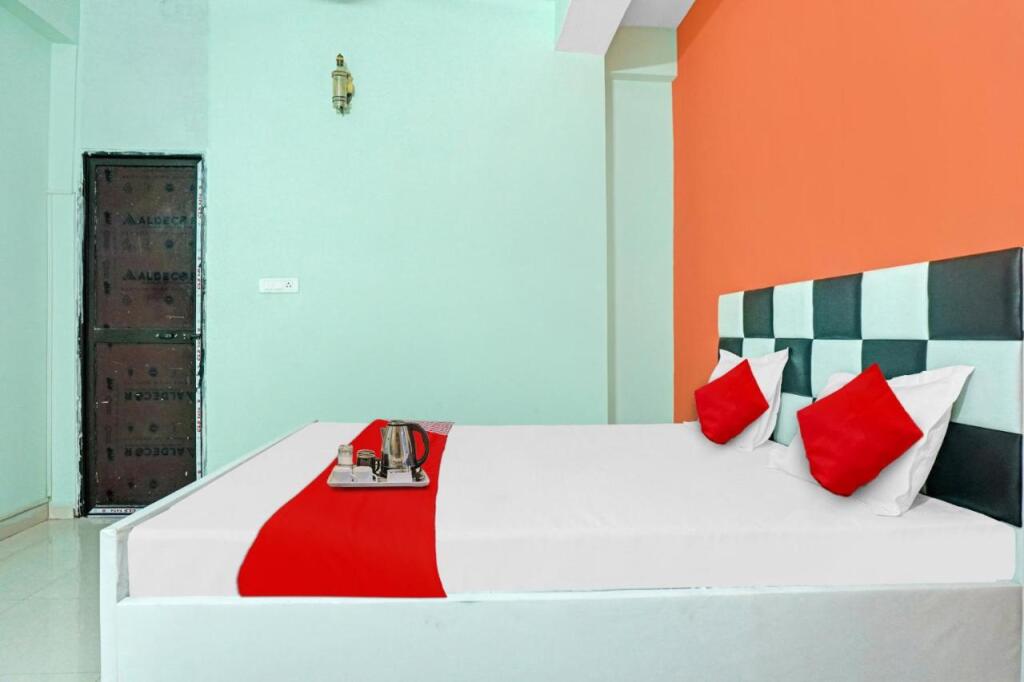 Патна: OYO 703347 Ab Hotel