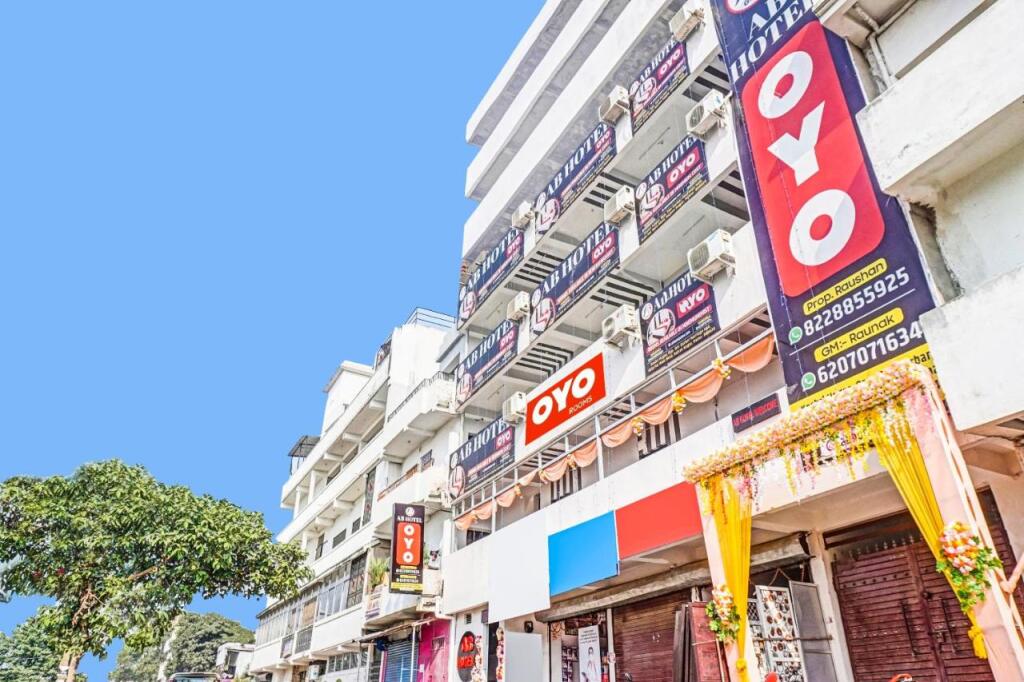 Патна: OYO 703347 Ab Hotel