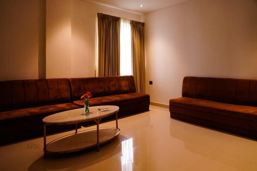 Перумал Ковил Пати: Ark Hotel And Convention Centre