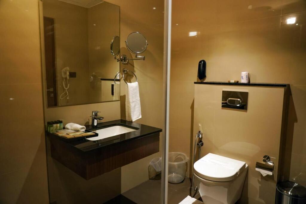 Перумал Ковил Пати: Ark Hotel And Convention Centre