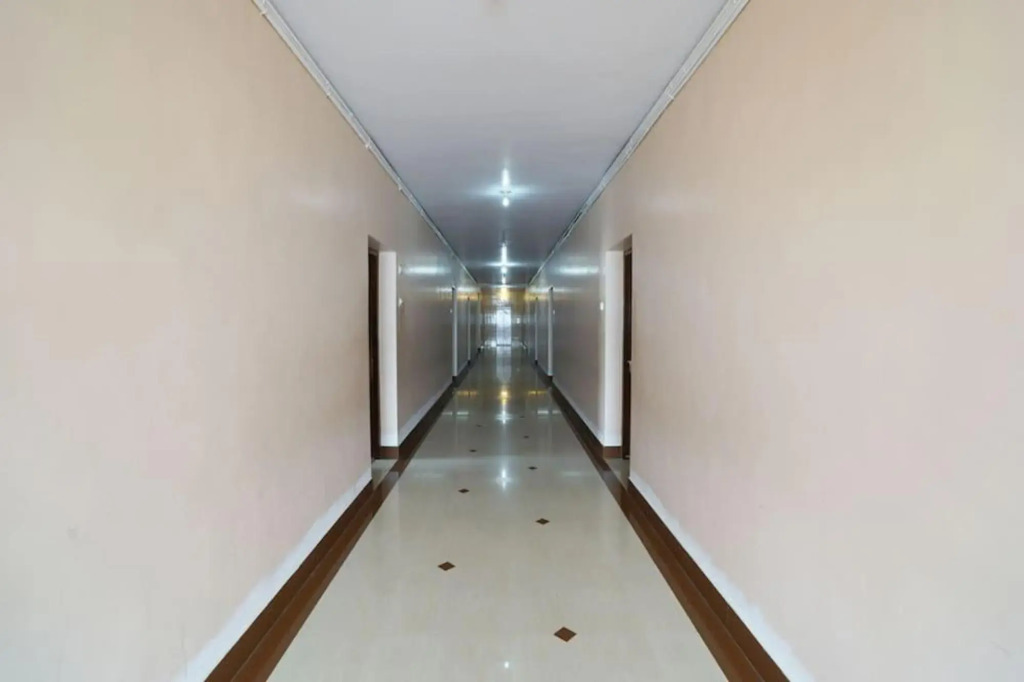 Eraniel: Hotel Manickam
