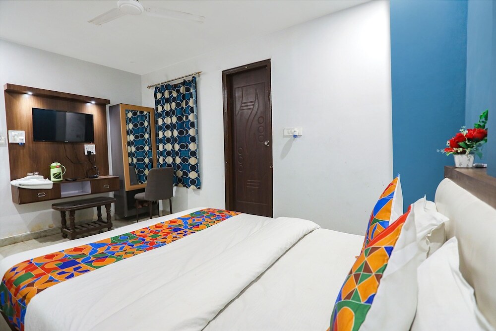 Праяградж: Fabhotel Usha Continental