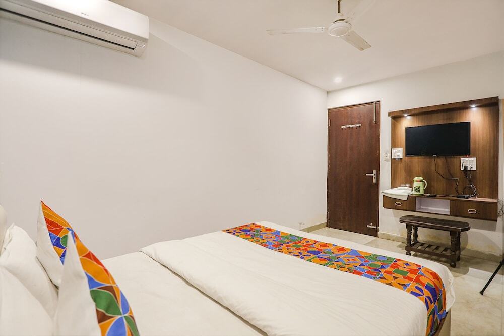 Праяградж: Fabhotel Usha Continental