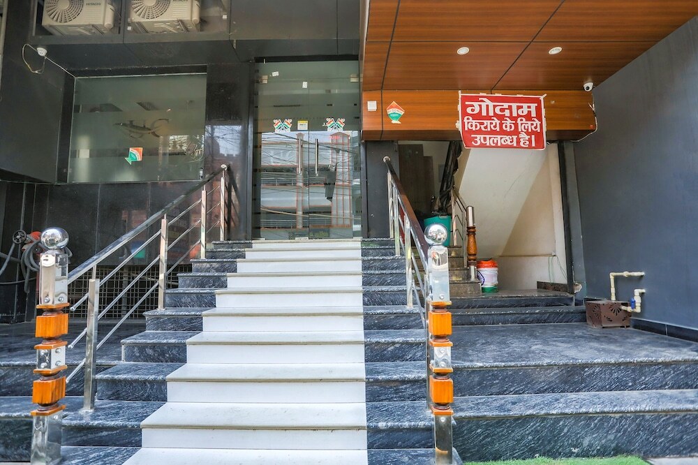 Праяградж: Fabhotel Usha Continental