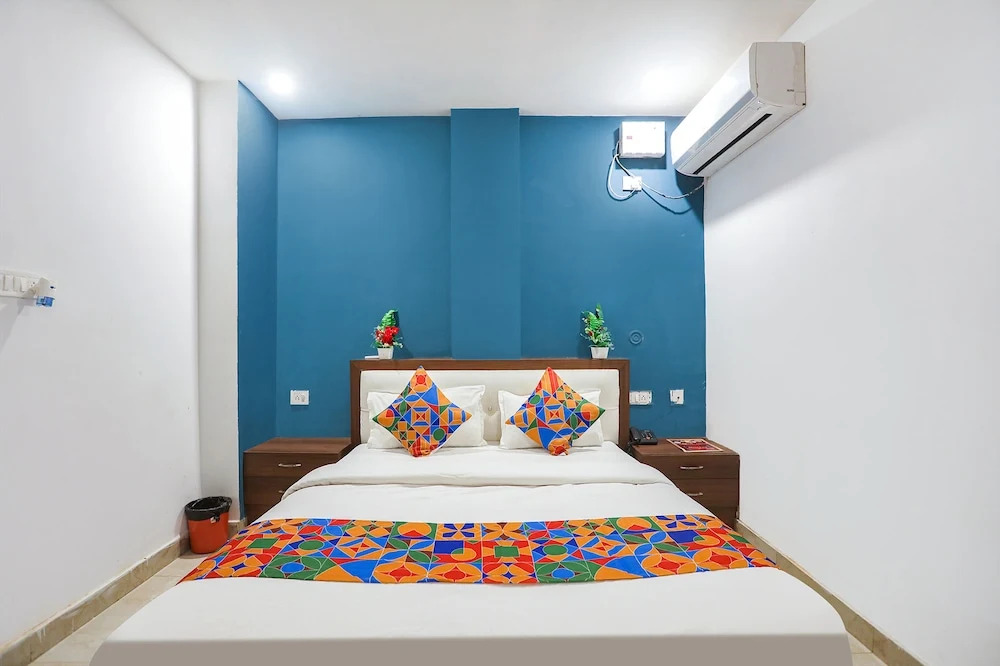 Праяградж: Fabhotel Usha Continental