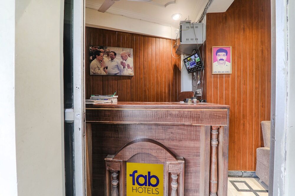 Праяградж: Fabhotel Bless Inn