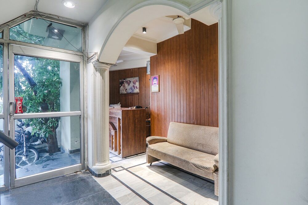 Праяградж: Fabhotel Bless Inn