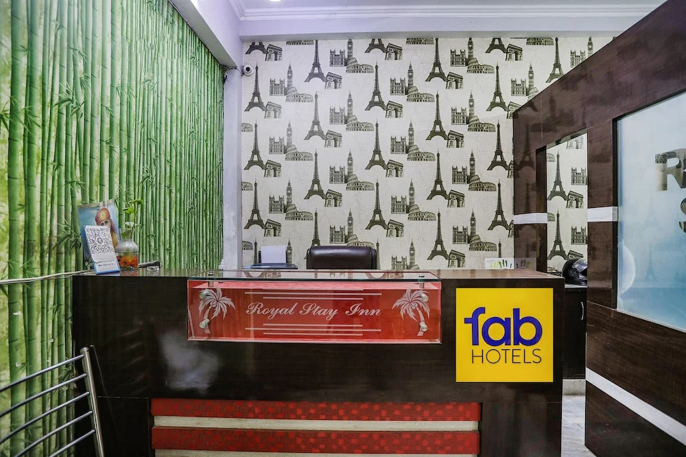 Праяградж: Fabhotel Royal Stay Inn